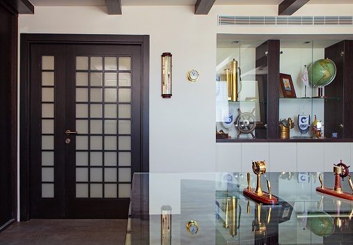 דלת כנף וחצי בשילוב זכוכית דגם 150